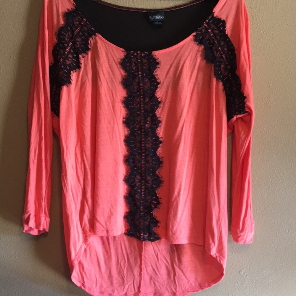 Coral and Black Daytrip top